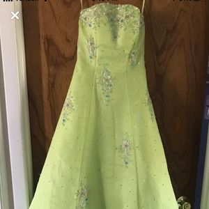 Prom gown